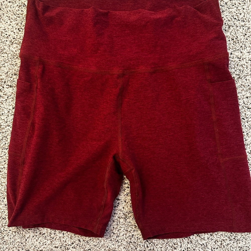 Beyond Yoga Women's Spacedye Burgundy Bike Shorts with Pockets